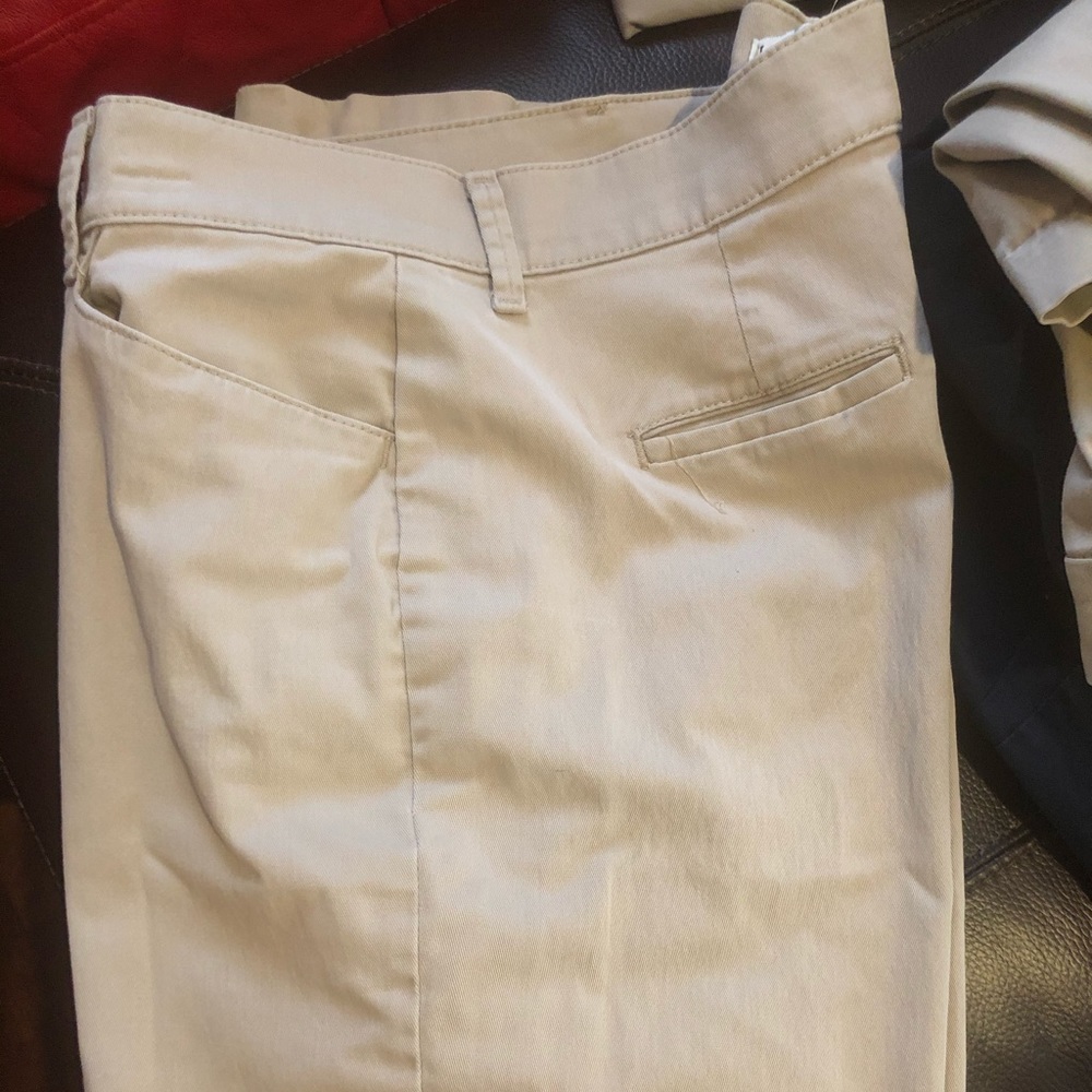 18W medium Relaxed fit Khaki Lee pants